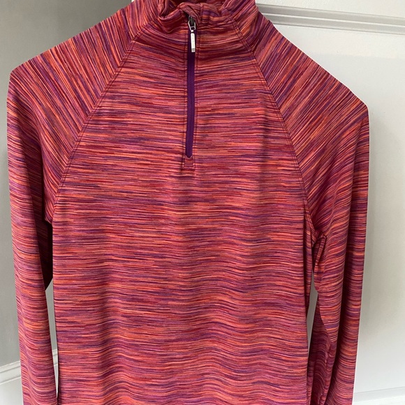 Merrell Running top. - Picture 1 of 3